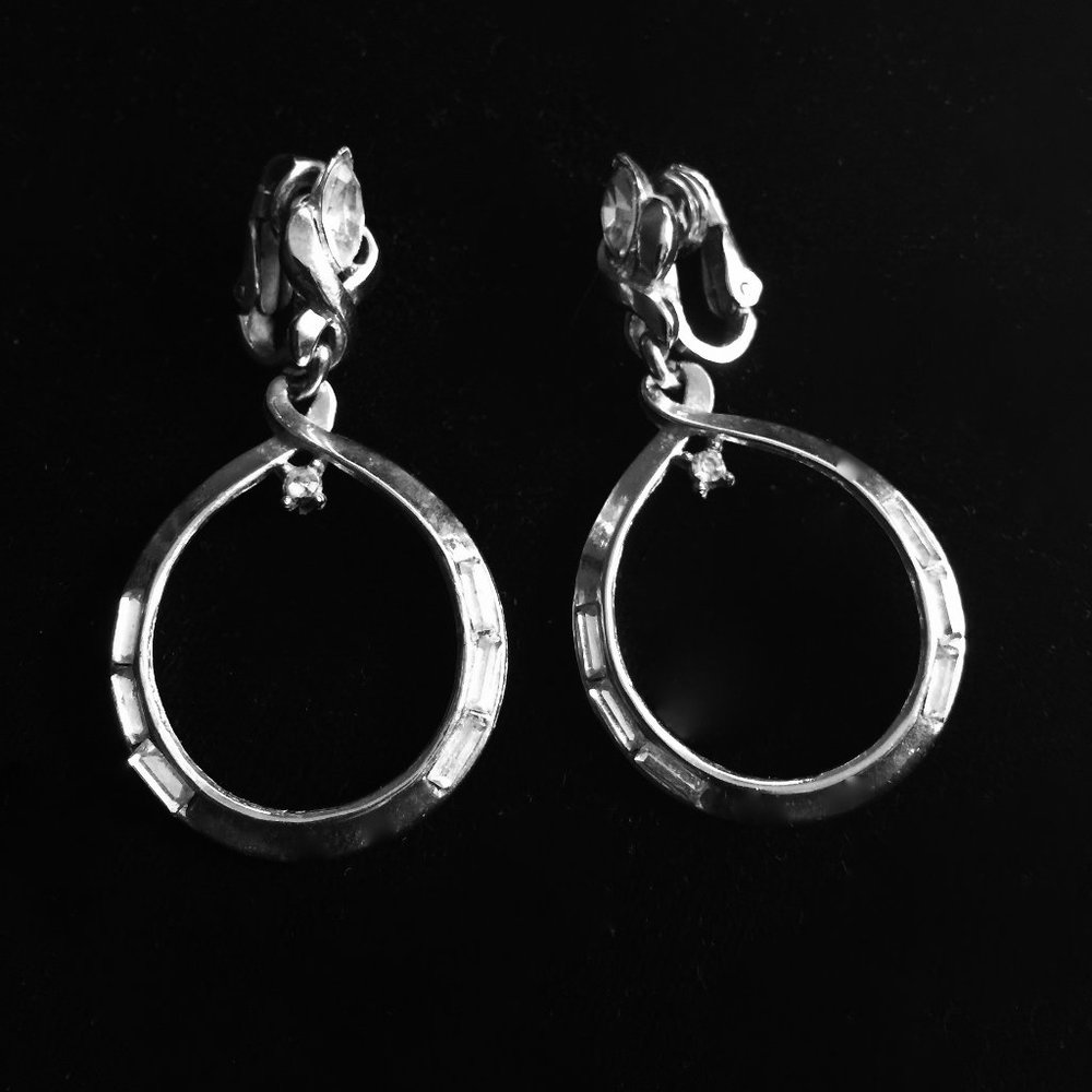 Vintage Crown Trifari Rhinestone Earrings